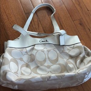 Coach logo hobo